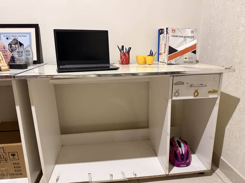 Study table for students 2