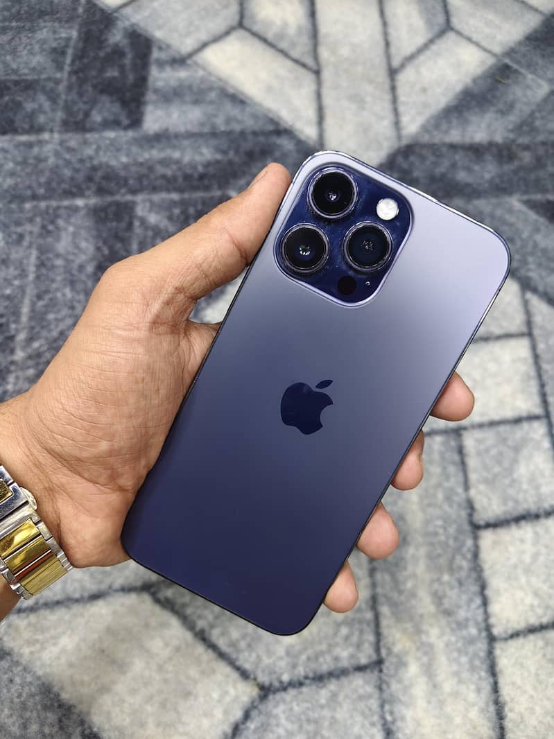 Apple iPhone 14 Pro Max 1