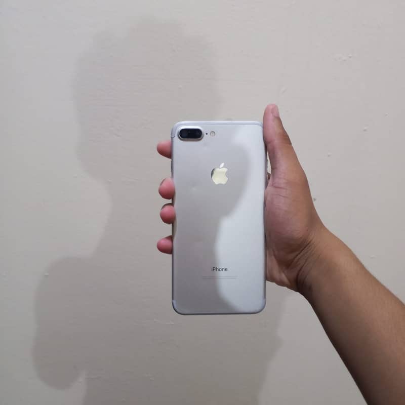 Apple iPhone 7 Plus 0
