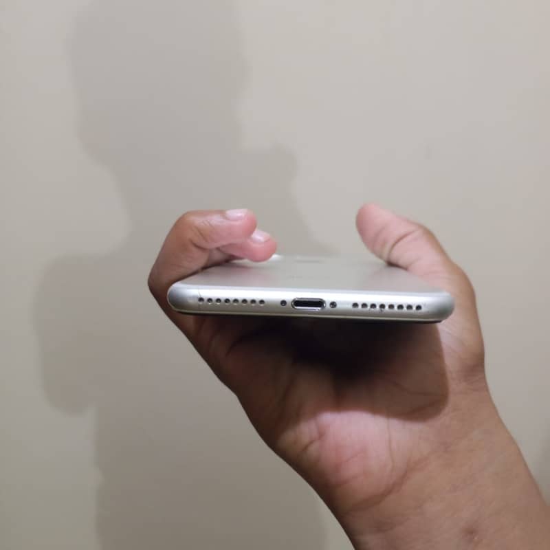 Apple iPhone 7 Plus 3