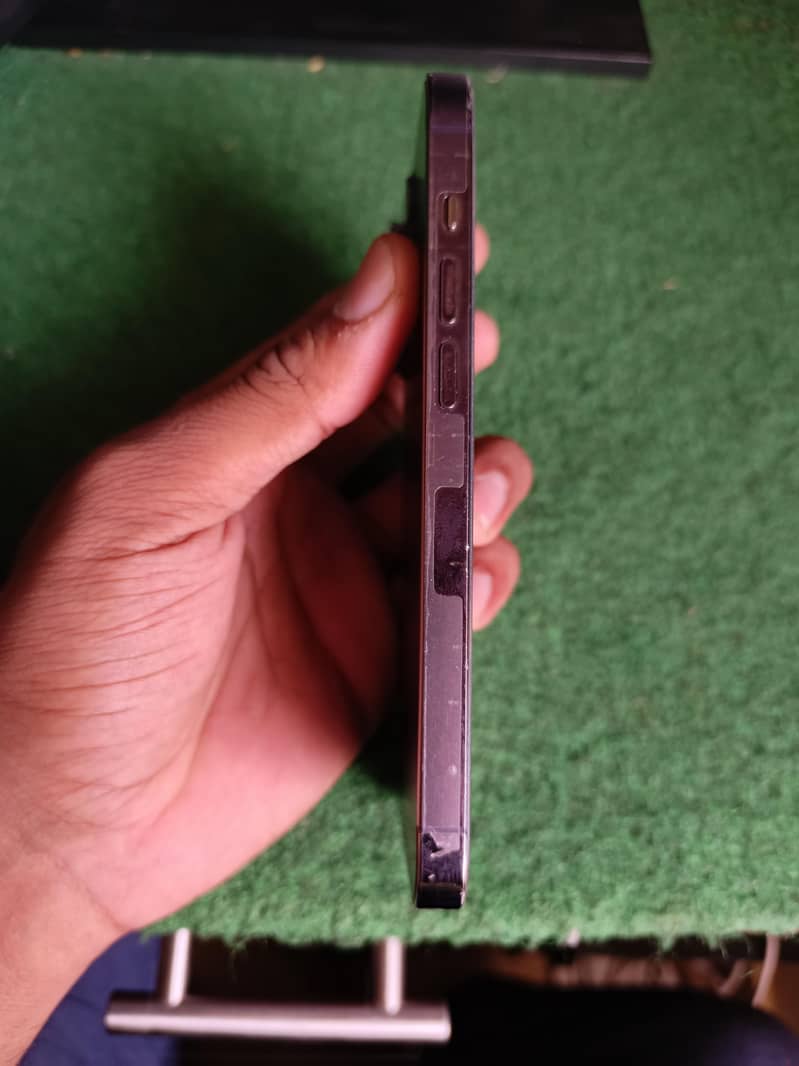 Apple iPhone 14 Pro 2