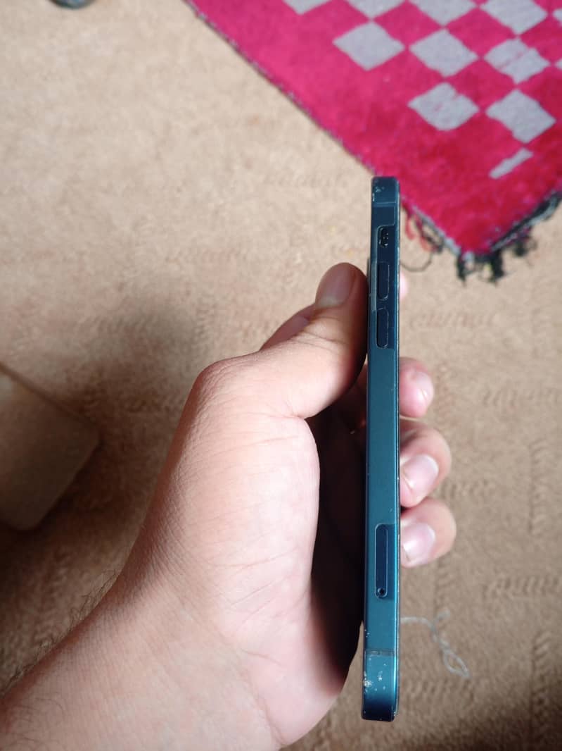 Apple iPhone 12 2