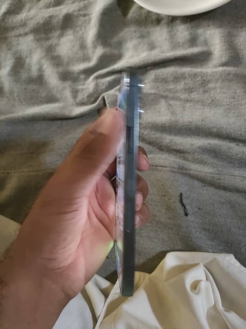 Apple iPhone 13 Pro Max 1