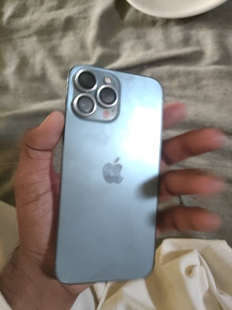 Apple iPhone 13 Pro Max 3