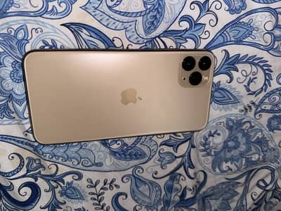 Apple iPhone 11 Pro Max 256 GB PTA approved scratch