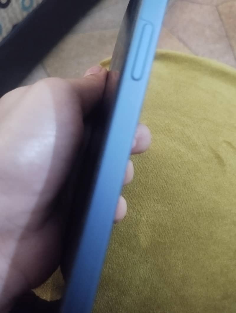 Apple iPhone 13 3