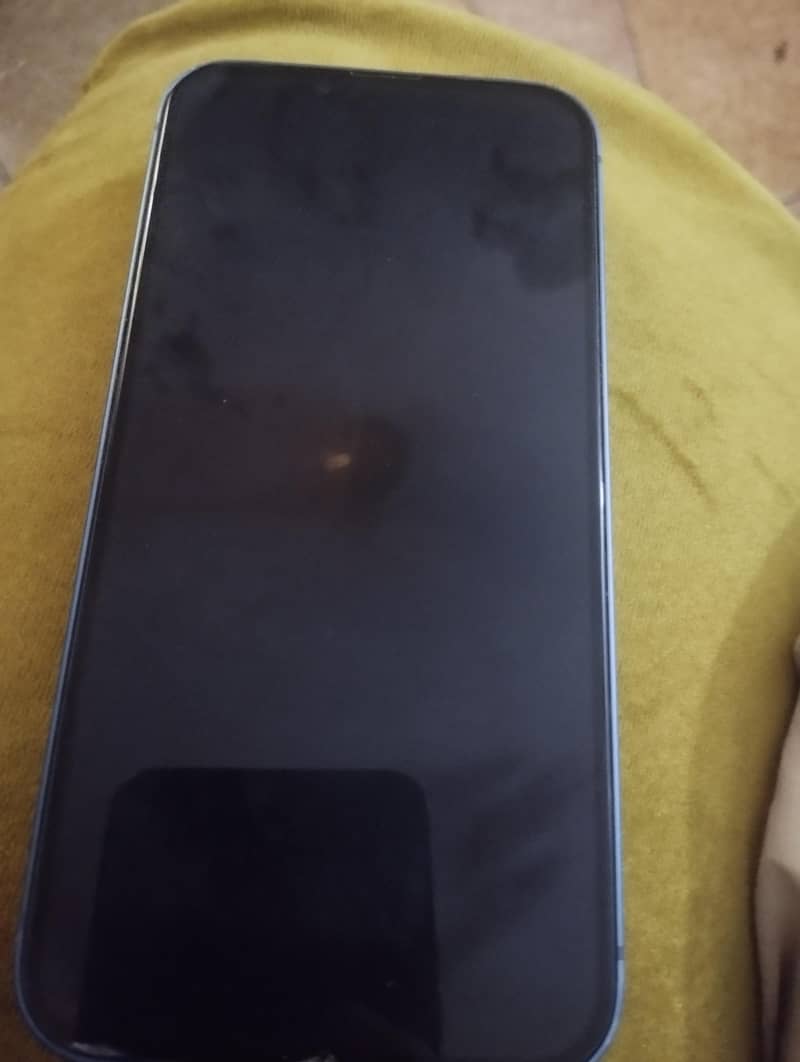 Apple iPhone 13 4