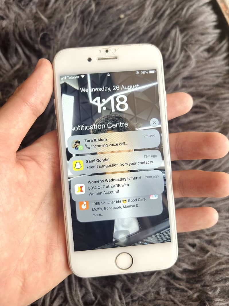 Apple iPhone 8 1