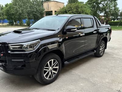 Toyota Hilux Revo V  2017