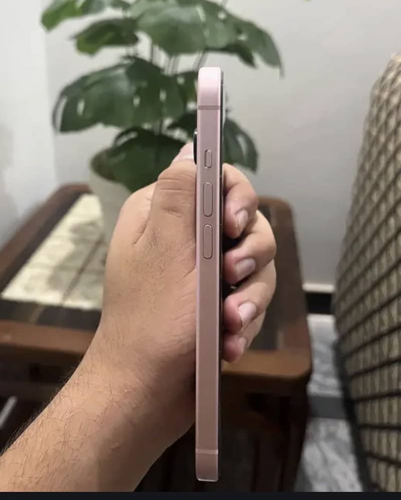 Apple iPhone 15 1