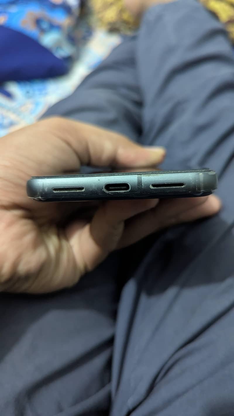 Google Pixel 8 6