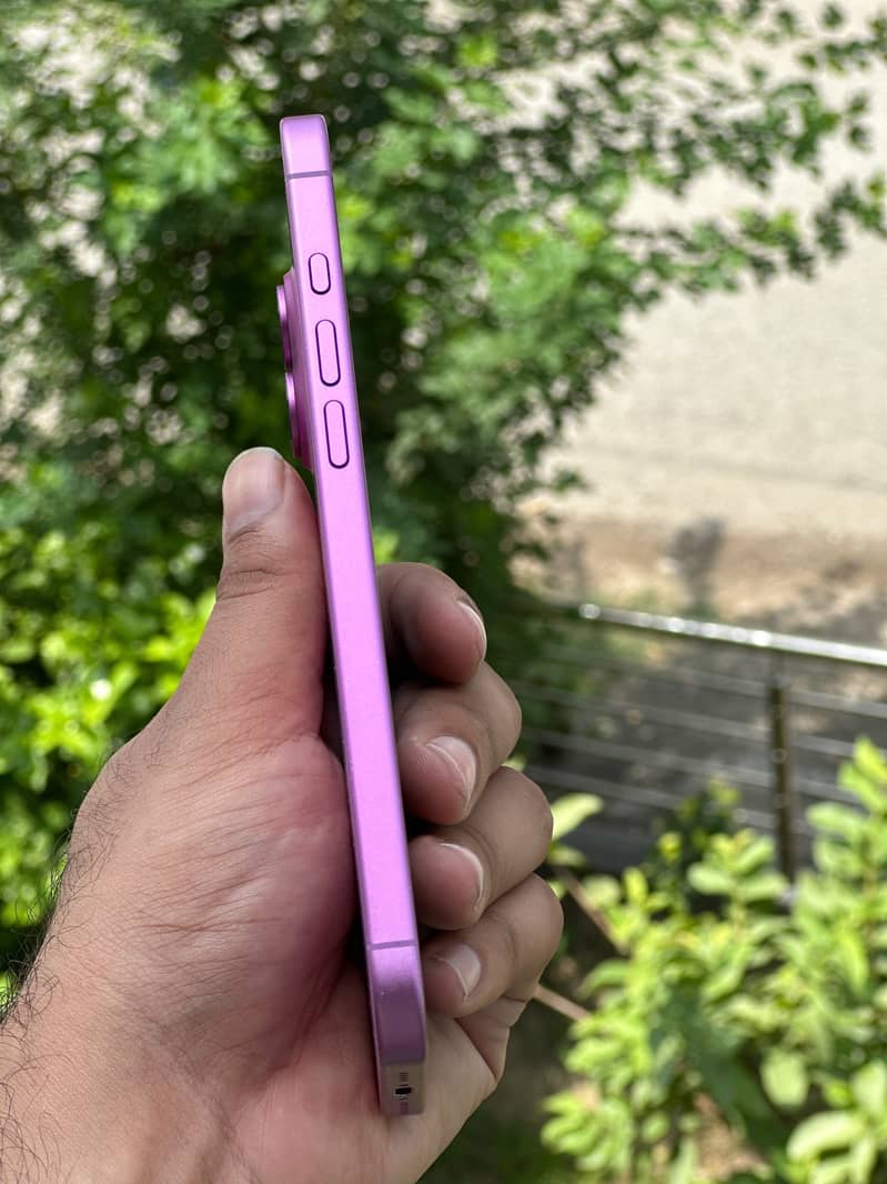 Apple iPhone 16 Plus 1