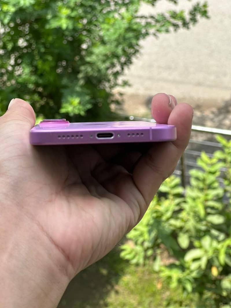 Apple iPhone 16 Plus 4
