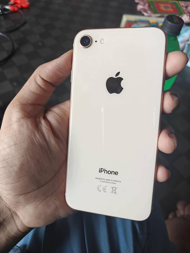 Apple iPhone 8 0