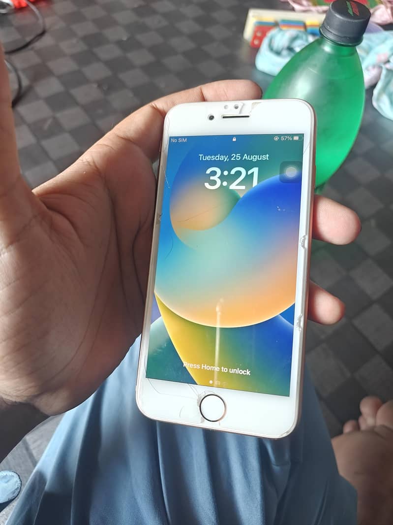 Apple iPhone 8 1