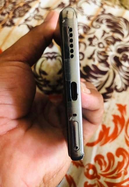 Tecno CAMON 40 Pro 7
