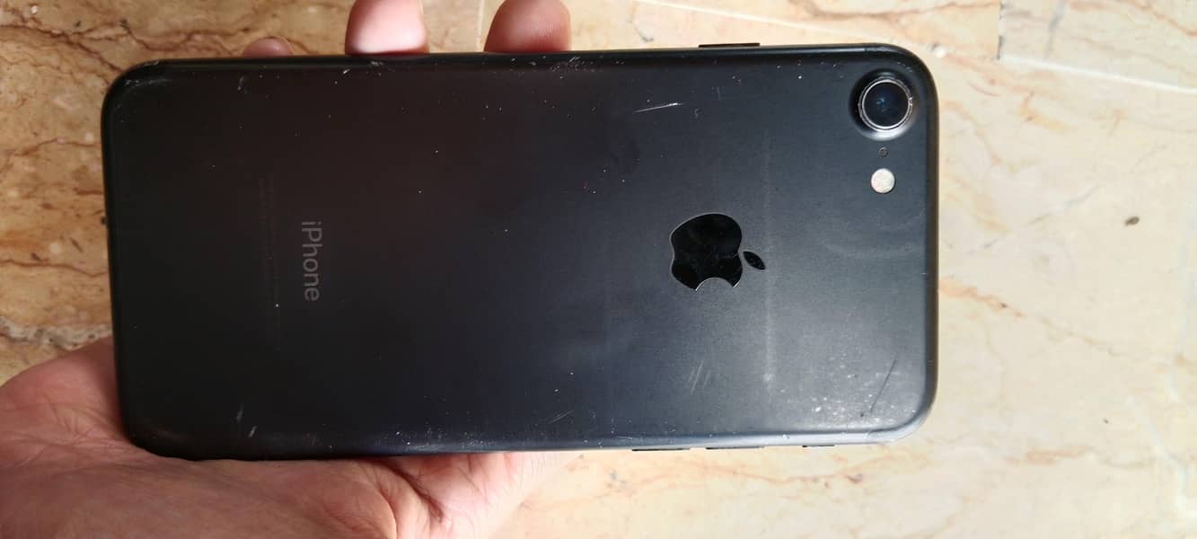 Apple iPhone 7 1