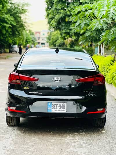 Hyundai Elantra 2021