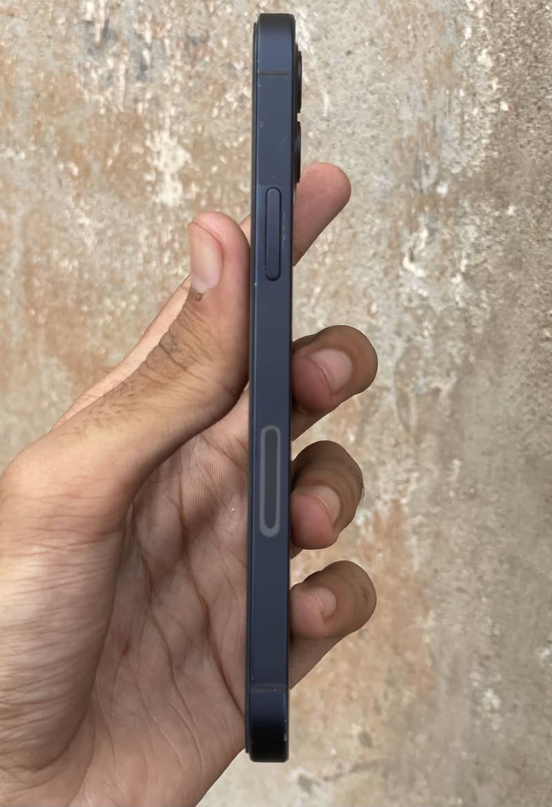 Apple iPhone 12 2