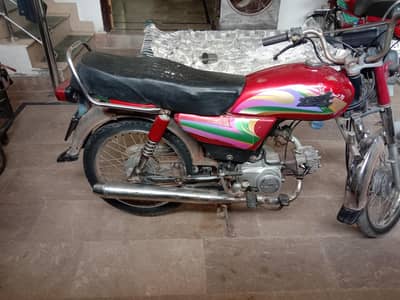 good condition totel original home use 1st engine 03247579121