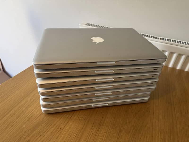 Apple laptops 4
