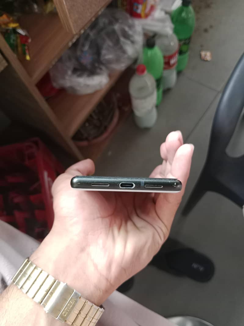 Google Pixel 6 4