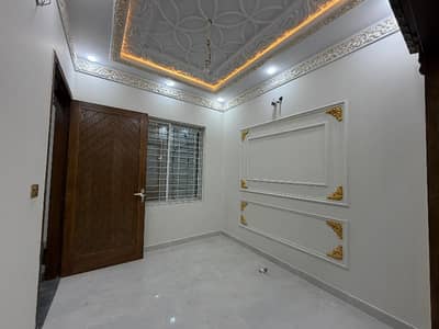 Tripple Storey 3.5 Marla House For Sale In Sabzazar Scheme.