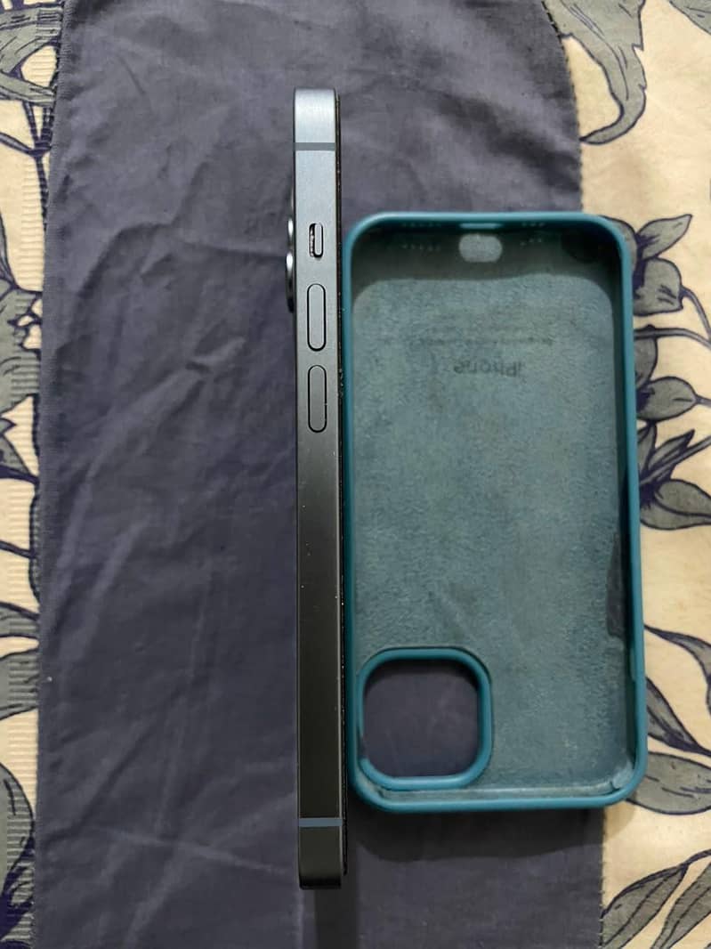 Apple iPhone 14 2