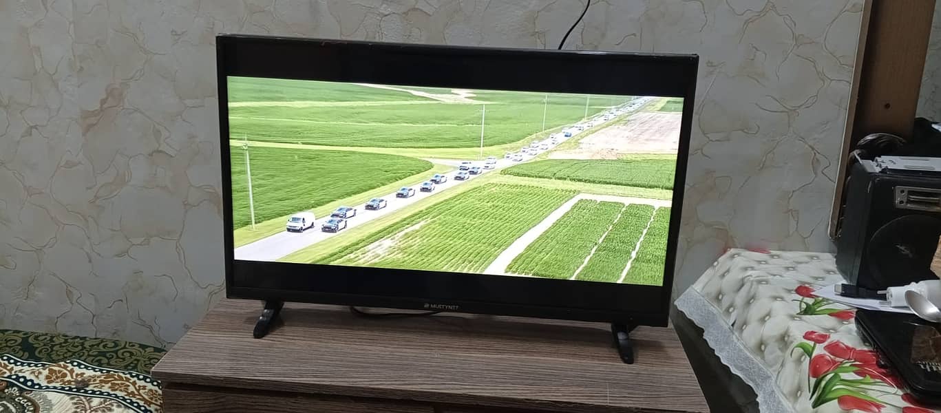 Multynet 32-Inch Android Smart TV 2