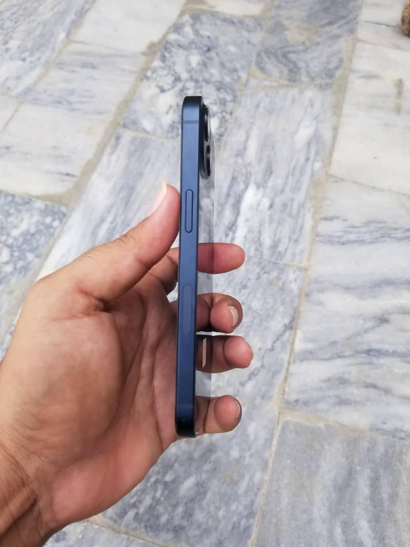 Apple iPhone 13 1