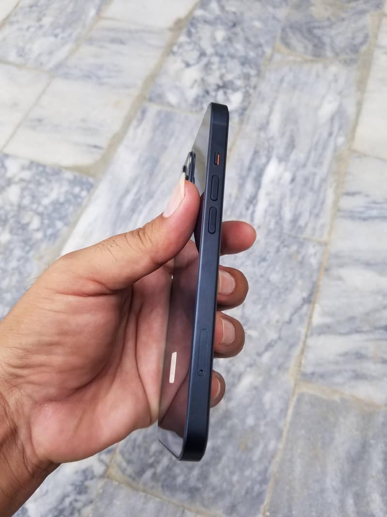 Apple iPhone 13 3