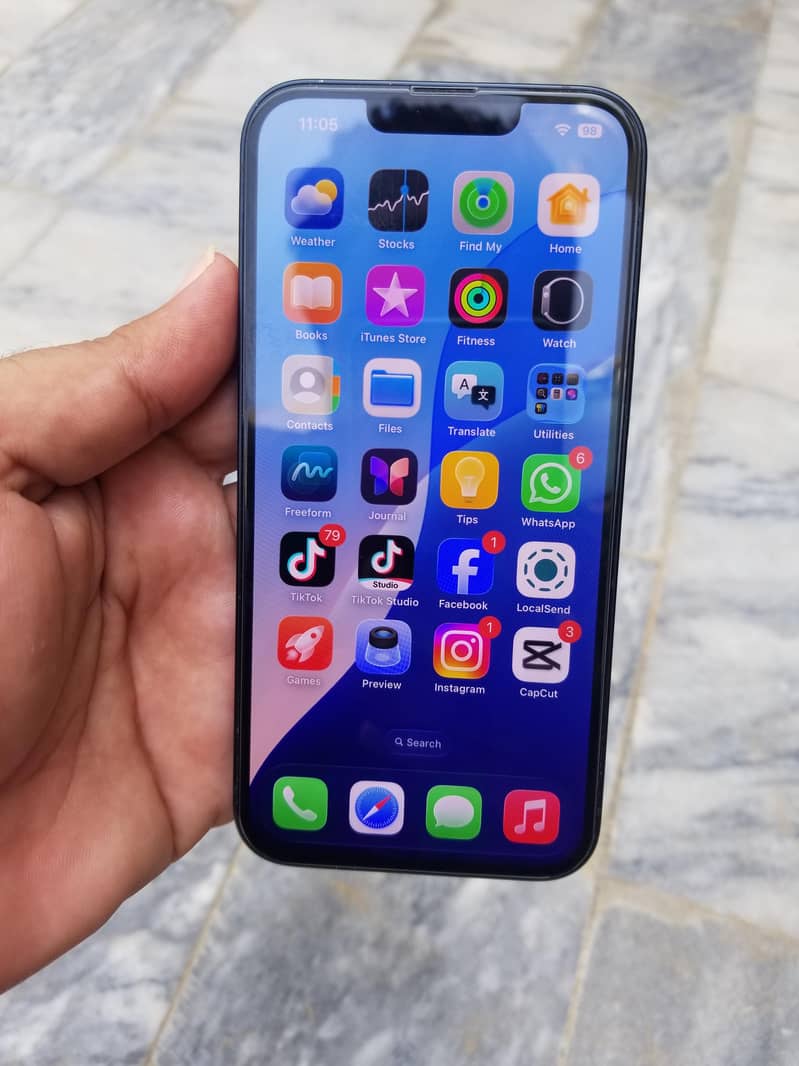 Apple iPhone 13 5