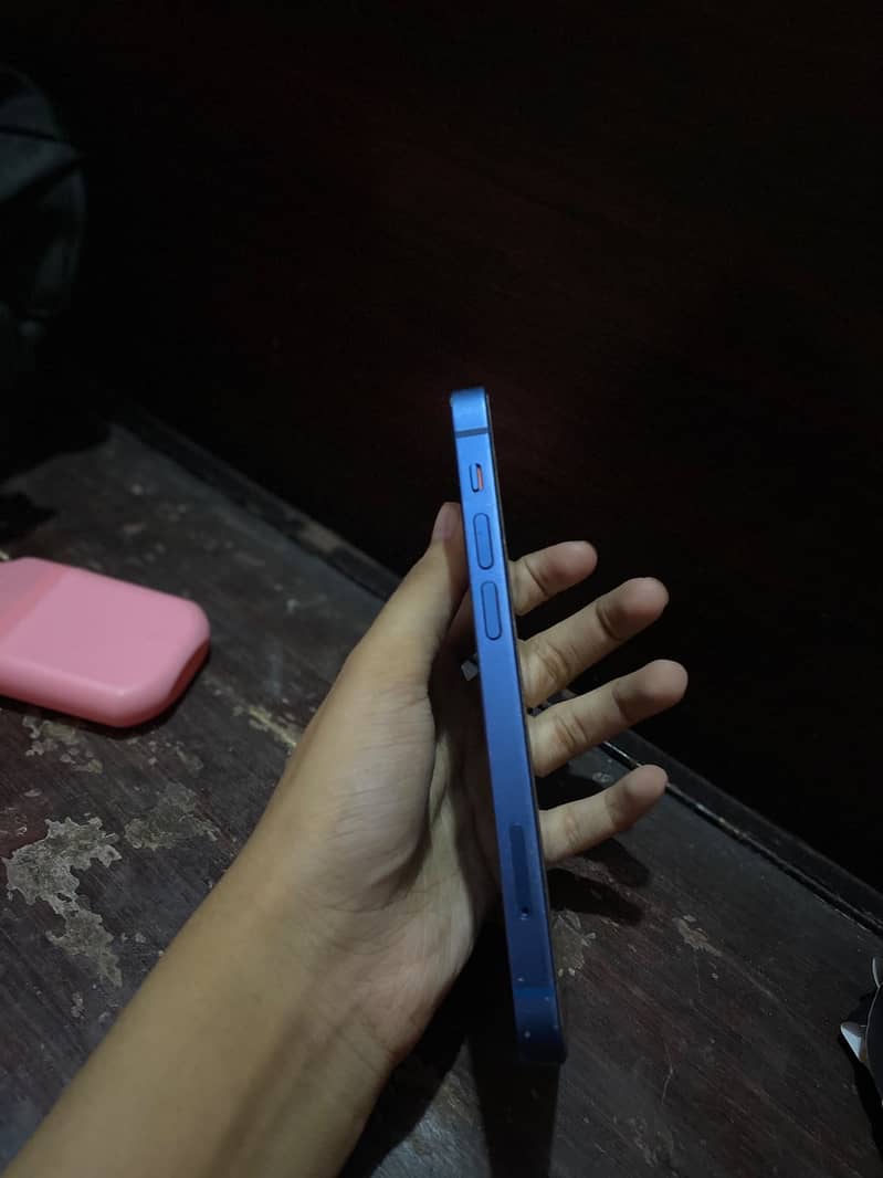 Apple iPhone 13 mini 4