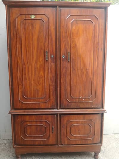 Heavy Wooden Double Door Wardrobe / Almirah