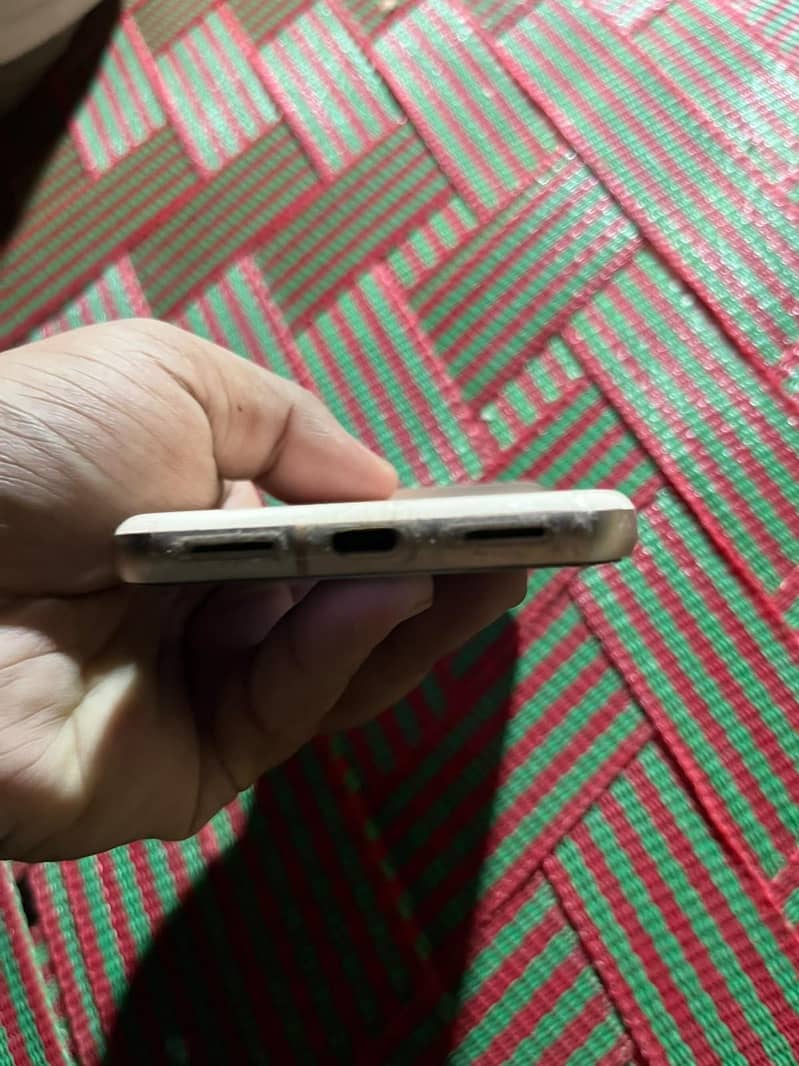 Google Pixel 8 2