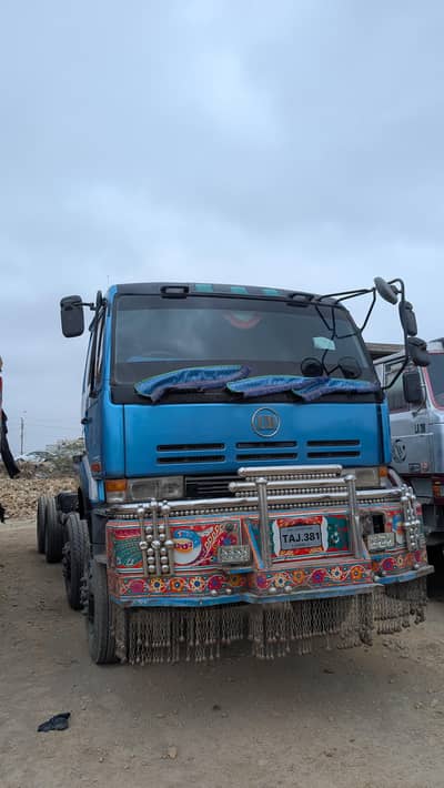 UD NISSAN DIESEL TRUCK