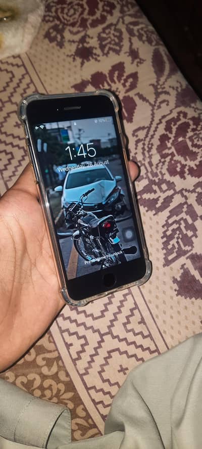 Apple iPhone 7 read description