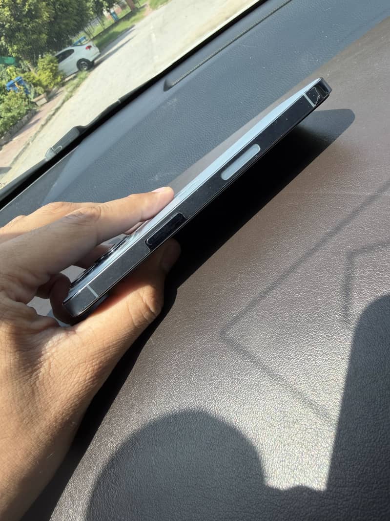 Apple iPhone 13 Pro 1