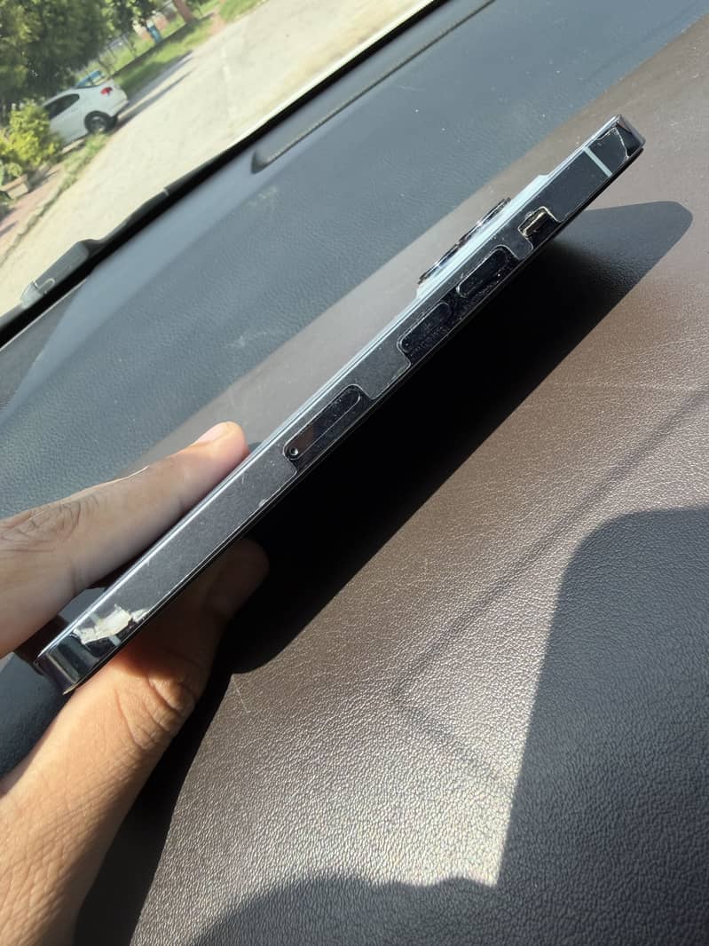Apple iPhone 13 Pro 4