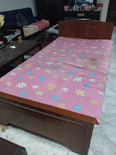 2 beds with matress