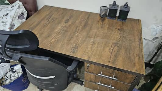 High Quality Office Executive Table & Chair Set