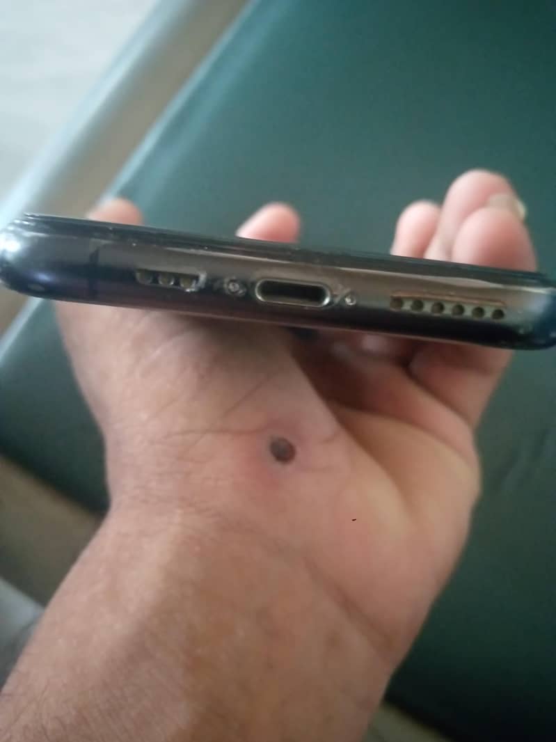 Apple iPhone 11 Pro 2