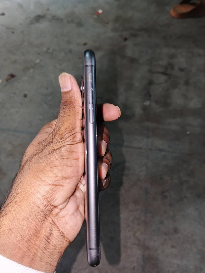 iPhone 11 2
