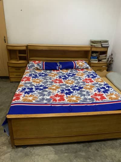 Wooden Bedroom Set – Bed with 2 Side Tables & Dressing Table