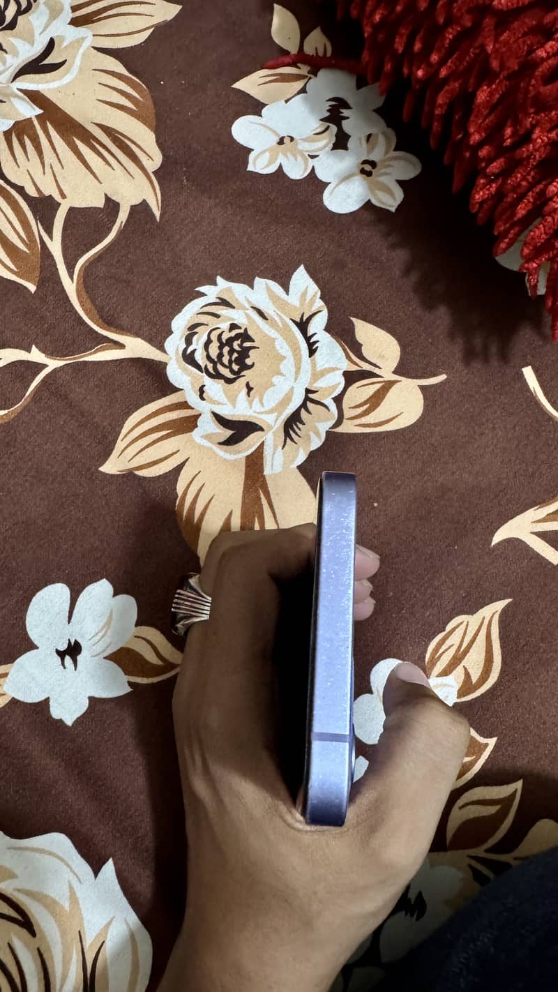 Apple iPhone 12 3