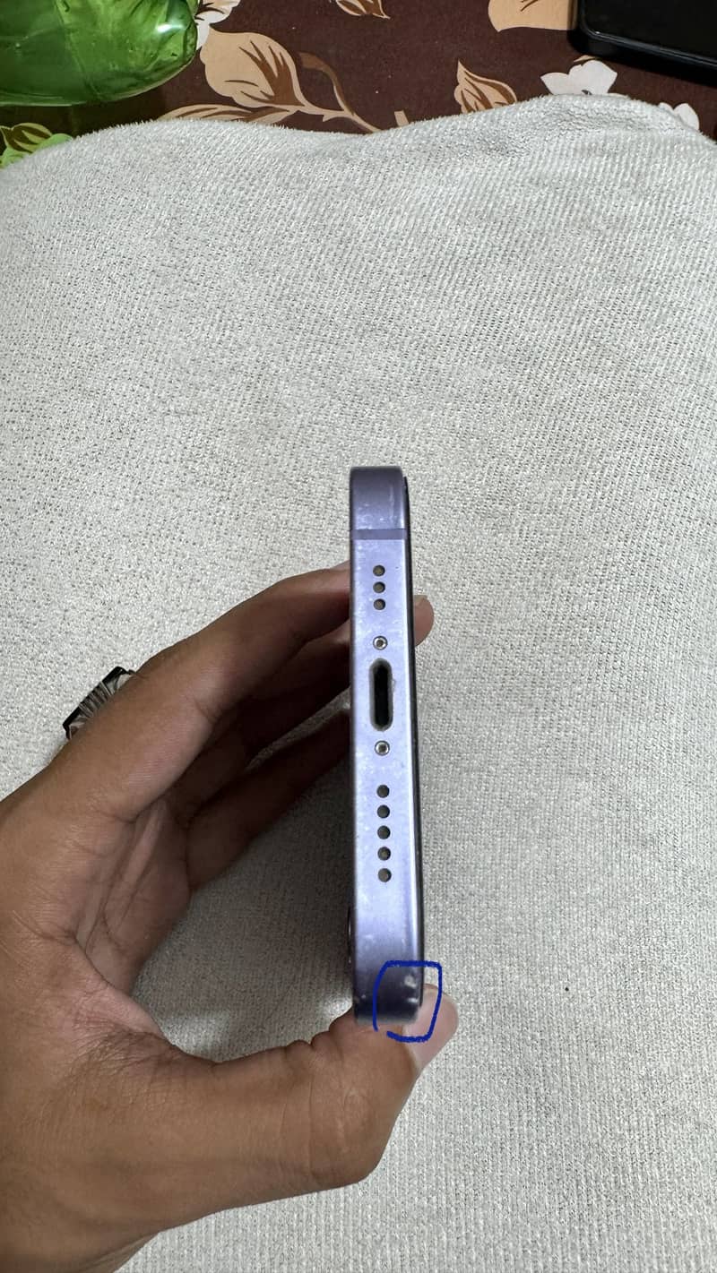 Apple iPhone 12 4