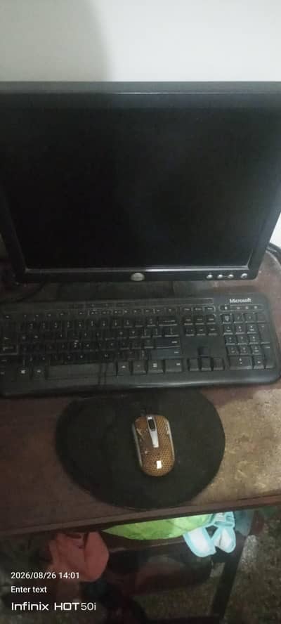 Dell monitor and ho CPU with keyboard and mouse