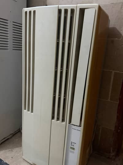 Corona 0.75 ton Energy Saving Air conditioner
