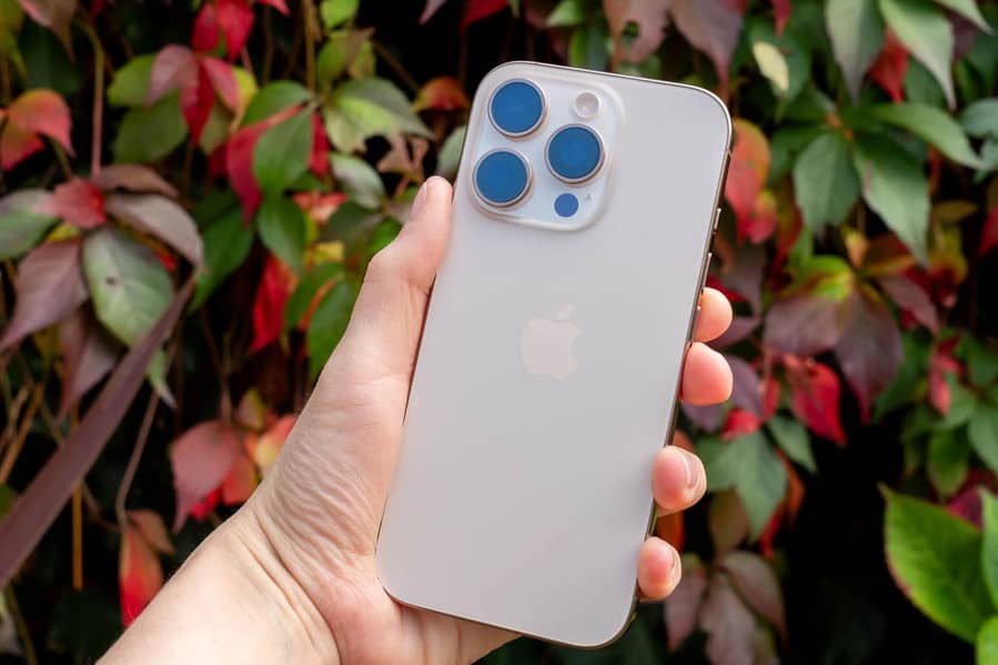 Apple iPhone 16 Pro Max 0