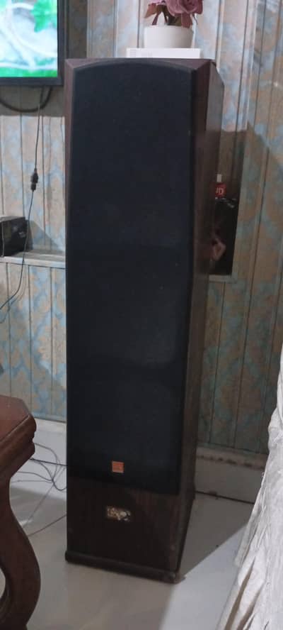 JBL HiFi Towers